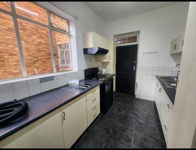 2 BEDROOM PROPERTY TO RENT IN FLORIDA